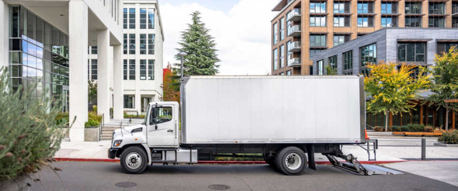 The Critical Role of Lift Gate Services for Businesses Without Loading Docks